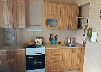 Сдаю 2-ком. квартиру, 55 м2, Череповец, Набережная улица, 51