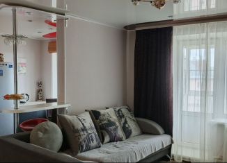 Сдача в аренду трехкомнатной квартиры, 71 м2, Кемеровская область, улица Молодогвардейцев, 28