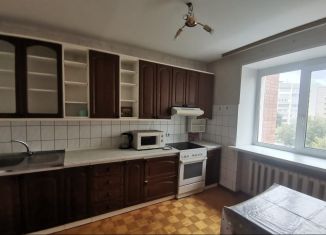 Сдаю трехкомнатную квартиру, 75 м2, Тюмень, Харьковская улица, 57к2