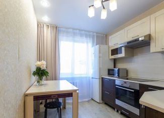 Сдаю в аренду 3-ком. квартиру, 70.3 м2, Хабаровск, Пионерская улица, 50