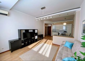 Сдаю двухкомнатную квартиру, 90 м2, Краснодар, улица Кубанская Набережная, 37/12