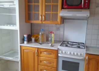 Сдам в аренду двухкомнатную квартиру, 48 м2, Новочеркасск, улица Макаренко, 40