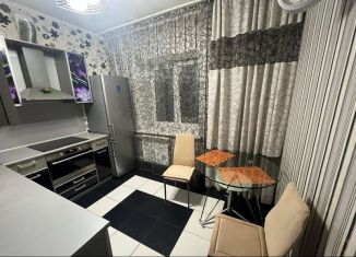 Сдаю в аренду однокомнатную квартиру, 42.5 м2, Благовещенск, Октябрьская улица, 130