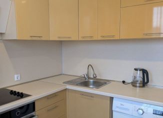 Сдается в аренду однокомнатная квартира, 40 м2, Республика Башкортостан, Комсомольская улица, 105