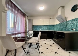 Сдается 2-комнатная квартира, 60 м2, Республика Башкортостан, Революционная улица, 70