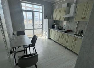 Сдается в аренду 1-комнатная квартира, 40 м2, Крымск, улица Маршала Жукова, 48Г