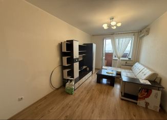 Сдаю 2-ком. квартиру, 71.2 м2, Ижевск, улица Орджоникидзе, 71
