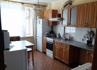 Сдается в аренду 2-ком. квартира, 60 м2, Новгородская область, улица Державина, 11