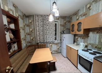 Сдаю 2-ком. квартиру, 60 м2, Кемеровская область, Кузнецкая улица, 50А