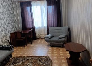 Сдам в аренду 2-ком. квартиру, 55 м2, Саратов, улица имени Ф.А. Блинова, 4