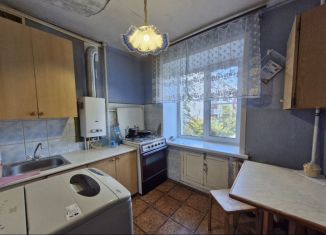 Сдаю в аренду двухкомнатную квартиру, 50 м2, Зеленодольск, улица Тургенева, 6