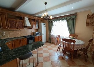 Сдаю в аренду трехкомнатную квартиру, 85.3 м2, Калужская область, улица Луначарского, 9/2