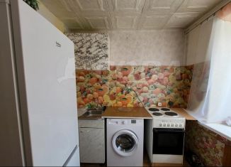 Сдам однокомнатную квартиру, 30 м2, Тюмень, улица Республики, 183