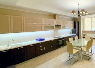 Сдам в аренду 3-комнатную квартиру, 120 м2, Краснодар, улица Кубанская Набережная, 37