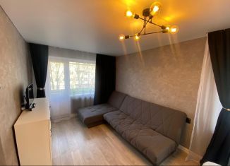 Сдаю 1-ком. квартиру, 32 м2, Новгородская область, улица Труда, 15