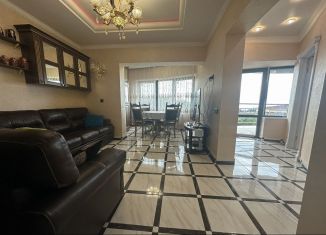 Сдаю в аренду трехкомнатную квартиру, 98 м2, Сочи, улица Пирогова, 30