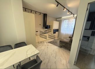 Сдам в аренду трехкомнатную квартиру, 80 м2, Москва, улица Архитектора Щусева, 5к2, метро ЗИЛ