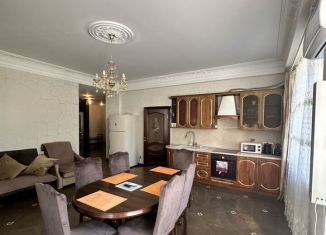 Сдается комната, 70 м2, курортный поселок Домбай, Карачаевская улица, 60