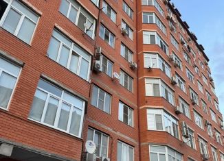 Сдача в аренду трехкомнатной квартиры, 90 м2, Махачкала, улица Ахмеда Магомедова, 4к1