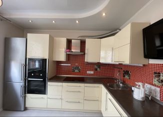 Сдаю 2-ком. квартиру, 54 м2, Подольск, Садовая улица, 5к1