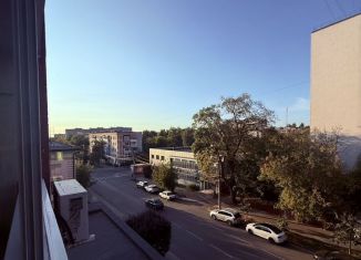 Трехкомнатная квартира в аренду, 63 м2, Калужская область, улица Огарёва, 40к1