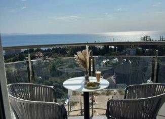 Сдается в аренду однокомнатная квартира, 54 м2, Крым, Западная улица, 4к2