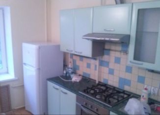 Сдаю в аренду 2-ком. квартиру, 48 м2, Саратов, улица имени В.Г. Рахова, 137