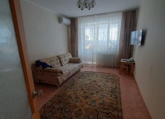 Сдаю однокомнатную квартиру, 35 м2, Набережные Челны, улица Шамиля Усманова, 108