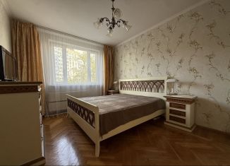 Сдаю трехкомнатную квартиру, 80 м2, Москва, Большая Черёмушкинская улица, метро Крымская