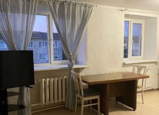 Сдается в аренду 2-комнатная квартира, 47 м2, Мурманск, улица Полярные Зори, 21к2