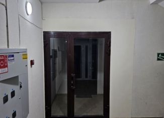 Сдам 2-ком. квартиру, 62.8 м2, Таганрог, улица Нестерова, 19-2