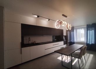 Сдается трехкомнатная квартира, 95 м2, Тюмень, улица 50 лет Октября, 57Бк2