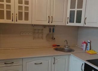 Сдам в аренду 1-комнатную квартиру, 40 м2, Ростов-на-Дону, Заводская улица, 1/38