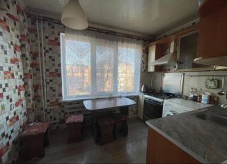Сдам в аренду 3-ком. квартиру, 70 м2, Армавир, улица Полины Осипенко, 93