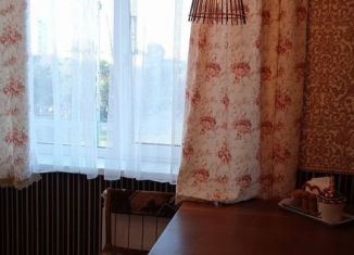 Сдаю 2-ком. квартиру, 54 м2, Оренбургская область, улица Конституции СССР, 7