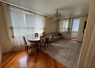 Сдам в аренду однокомнатную квартиру, 40 м2, Махачкала, улица Абдулхалимова, 8