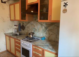 Сдам в аренду 3-ком. квартиру, 65 м2, Череповец, Первомайская улица, 35