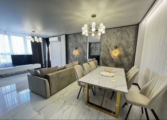 Сдаю 2-ком. квартиру, 70 м2, Саратов, Большая Затонская улица