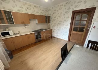 Сдается в аренду 1-ком. квартира, 50.2 м2, Тюмень, улица 50 лет Октября, 1