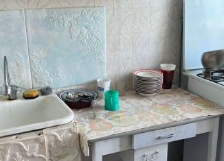 Сдам в аренду трехкомнатную квартиру, 47.3 м2, поселок городского типа Псебай, улица 60 лет Октября, 2