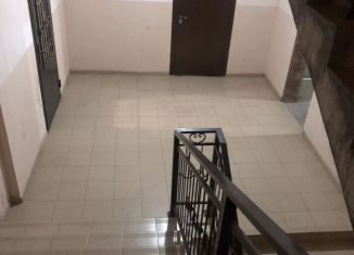 Сдаю 2-комнатную квартиру, 61 м2, Махачкала, улица Тулпара Мусалаева, 16