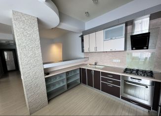 Аренда трехкомнатной квартиры, 95 м2, Сочи, улица Тургенева, 4А