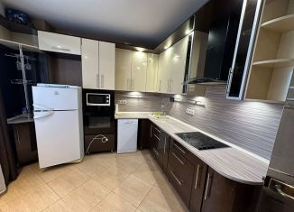 Сдается в аренду двухкомнатная квартира, 74 м2, Ростов-на-Дону, Орбитальная улица, 13