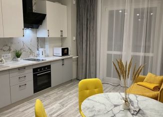 Сдается однокомнатная квартира, 49 м2, Калининград, улица Героя России Виталия Мариенко, 8