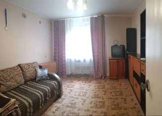 Сдаю 2-ком. квартиру, 50 м2, Калининград, Воздушная улица, 25