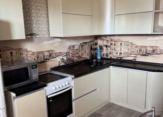 Аренда двухкомнатной квартиры, 77 м2, Абакан, улица Чертыгашева, 131