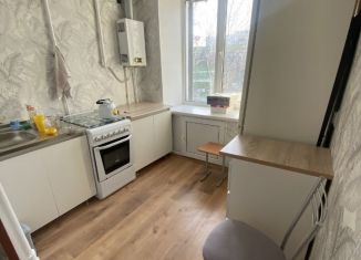 Сдаю в аренду 2-ком. квартиру, 40 м2, Республика Башкортостан, улица Ленина, 102