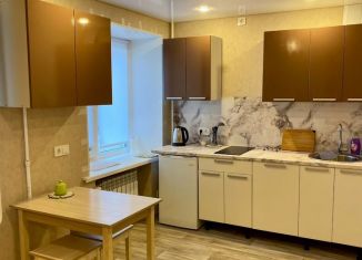 Сдам 1-ком. квартиру, 42 м2, Череповец, улица Ленина, 97