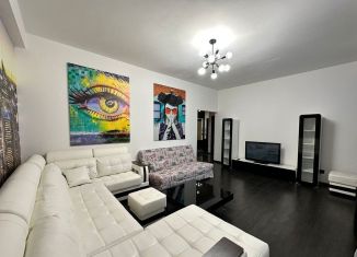 Сдаю в аренду 2-ком. квартиру, 70 м2, Казань, Чистопольская улица, 16/15