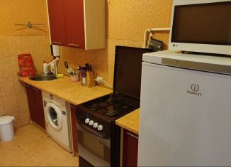 Сдам в аренду двухкомнатную квартиру, 64 м2, посёлок городского типа Партенит, Солнечная улица, 12